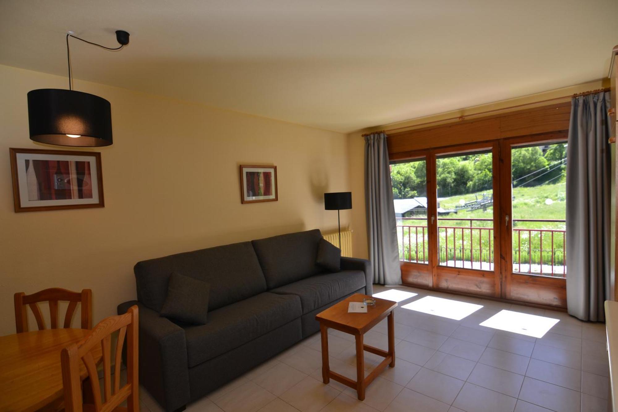 Apartamentos Turisticos Poblado Arinsal Eksteriør bilde