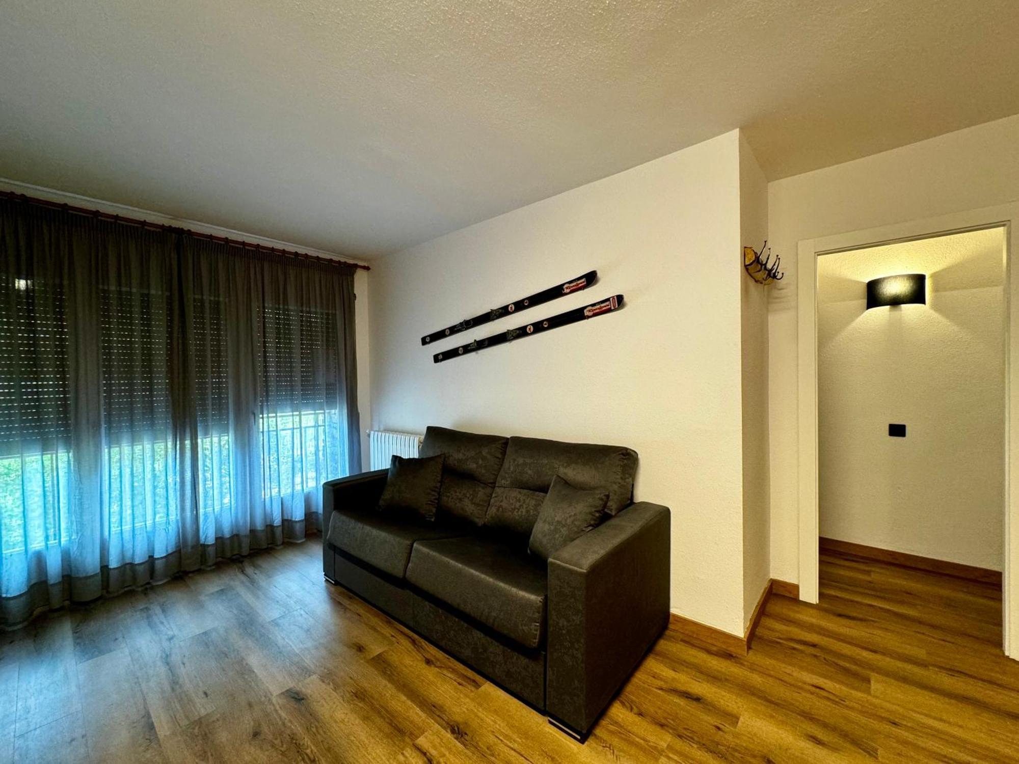 Apartamentos Turisticos Poblado Arinsal Eksteriør bilde
