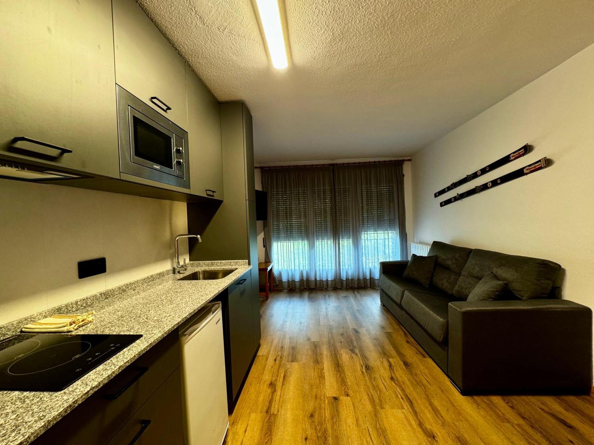 Apartamentos Turisticos Poblado Arinsal Eksteriør bilde