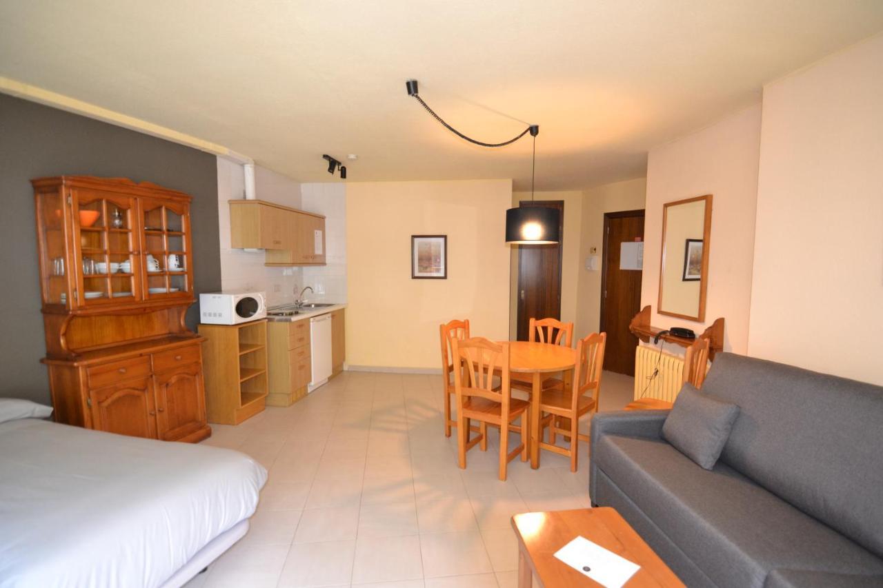 Apartamentos Turisticos Poblado Arinsal Eksteriør bilde